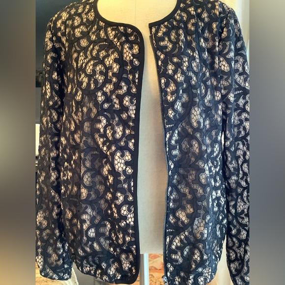 TRINA‎ TURK  BLACK LACE BOMBER JACKET SIZE 4 - Picture 3 of 16